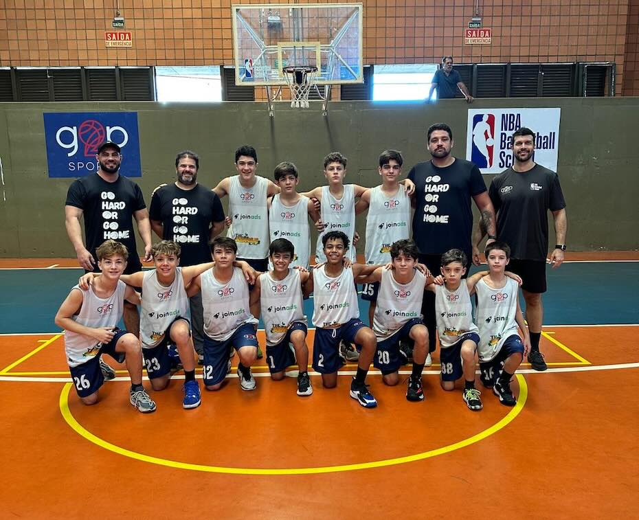 Empresa de Ribeirão Preto é patrocinadora principal de time de basquete para jovens