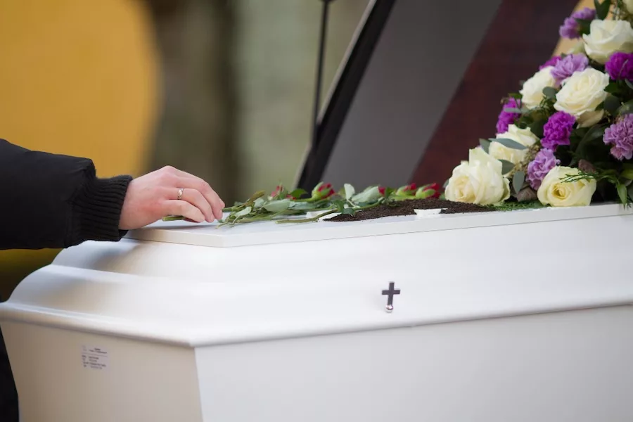 Impostos sobre serviços funerários podem ter alta de 206% com Reforma Tributária