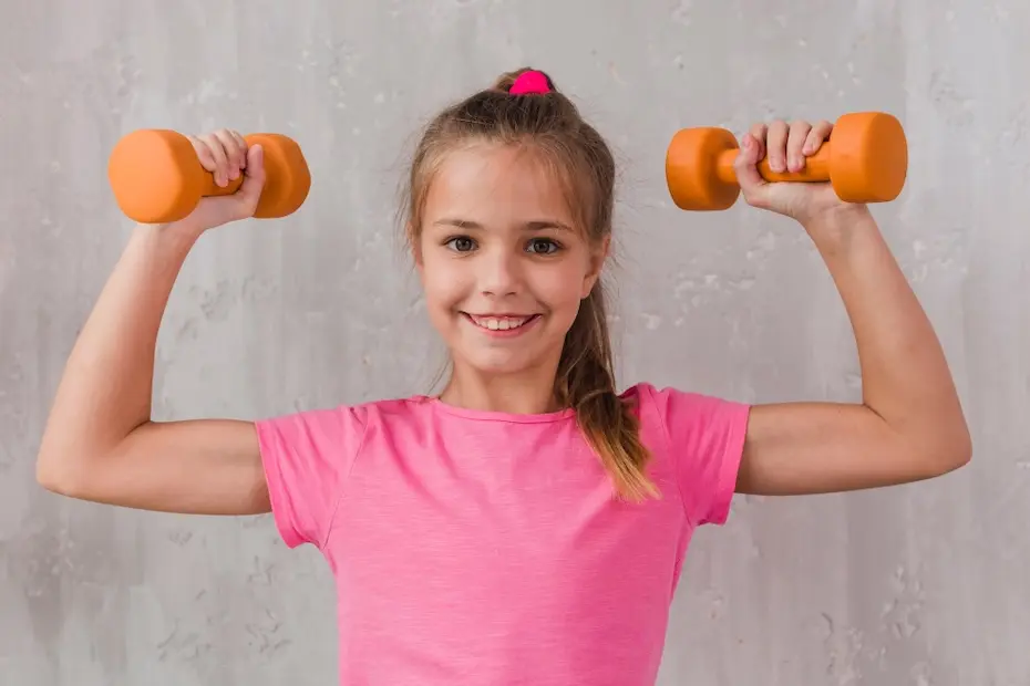 Crianças e adolescentes podem fazer musculação? Especialista esclarece