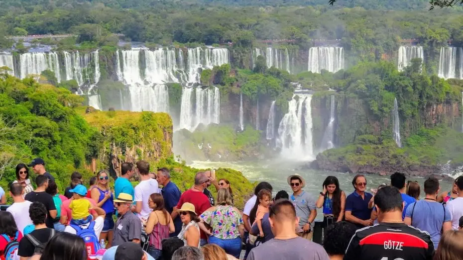 Setor de gastronomia deve liderar as receitas durante o Carnaval 2025, mostra projeção